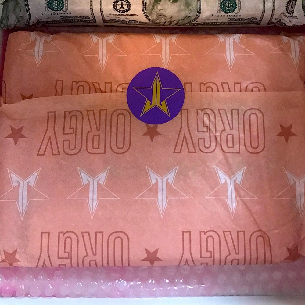 Orgy eyeshadow pallet by Jeffreestarcosmetics